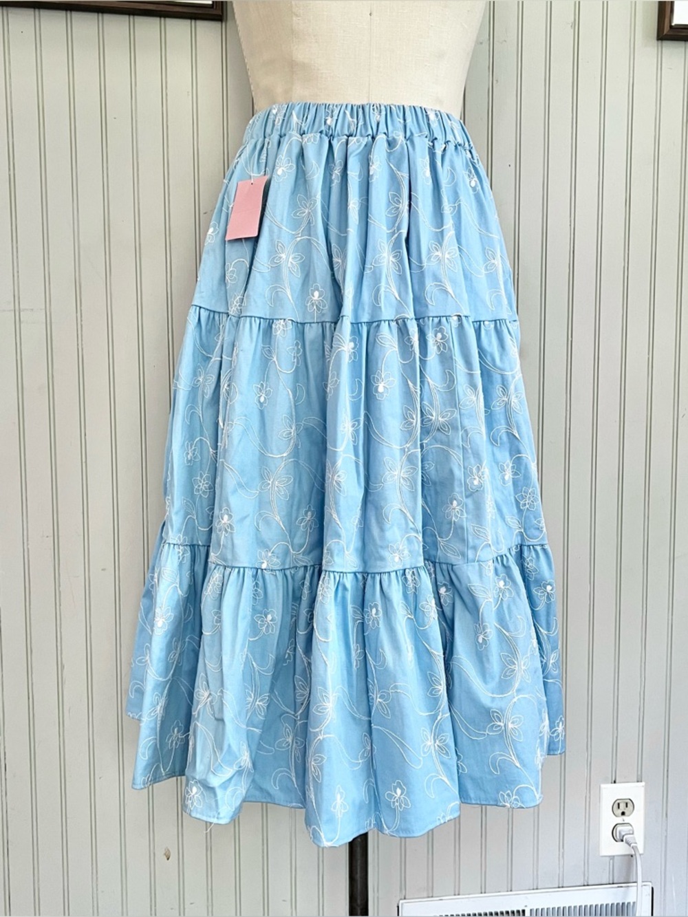 Rhythm Creations NWT Blue Floral Stitched Tiered Full MIDI Skirt Womans